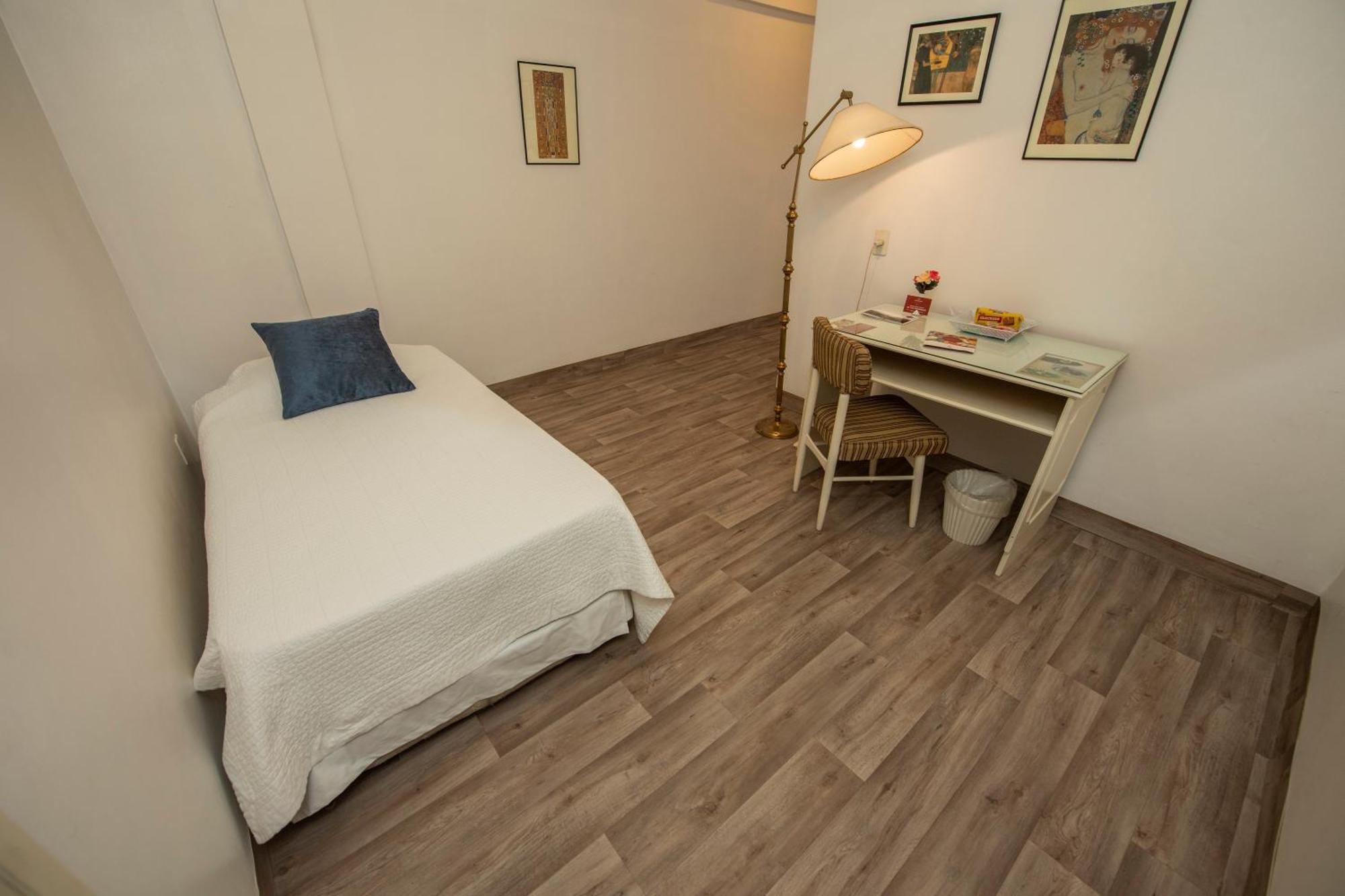 Hotel Cecilia Asuncion Room photo